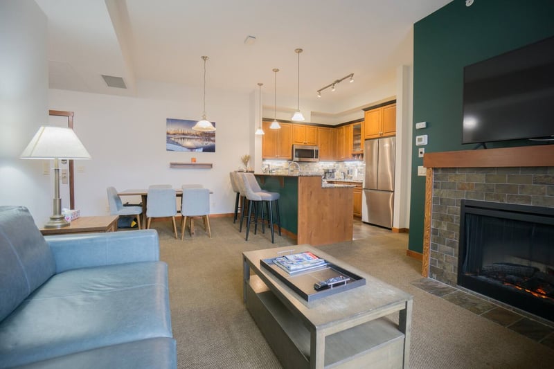 Photo 8 of 22: 424 Blackstone condo
