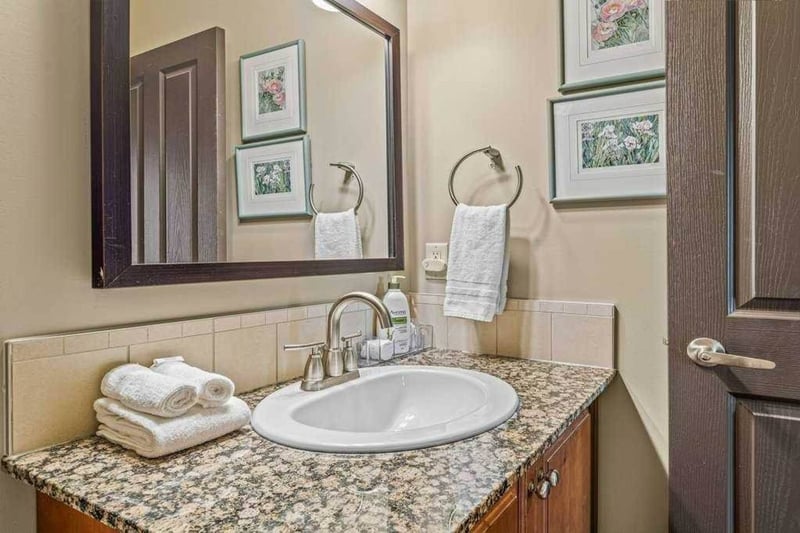 Photo 14 of 22: 424 Blackstone condo